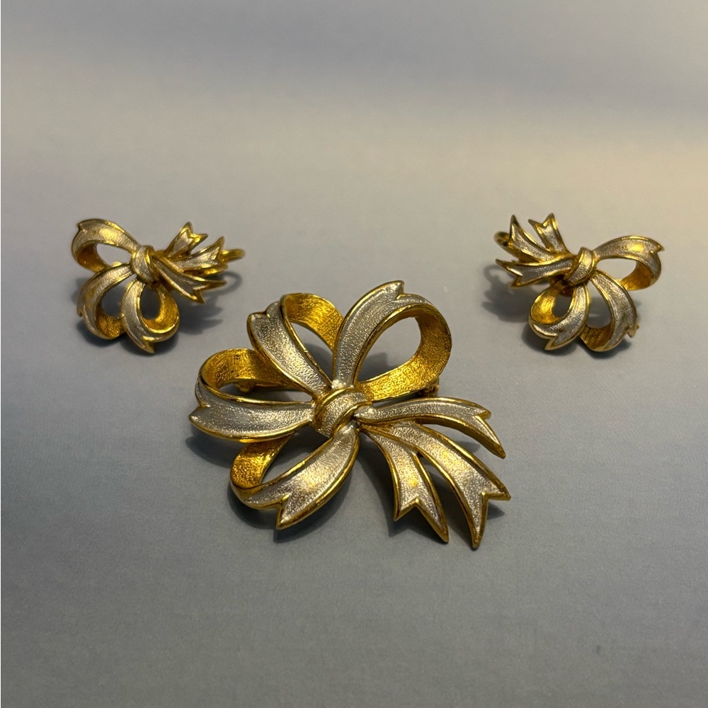 Elegant Gold and Silver Bow Jewelry Set